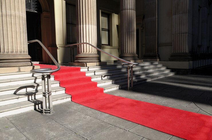 red-carpet-front-luxury-hotel_1101-331